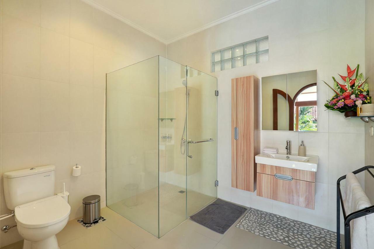 Villa Nova Legian Εξωτερικό φωτογραφία